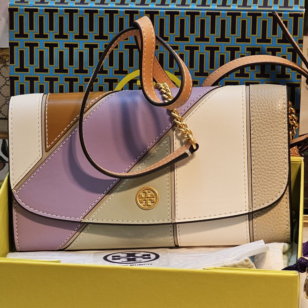 Tory Burch Robinson Patchwork Leather Wallet On A… - image 3